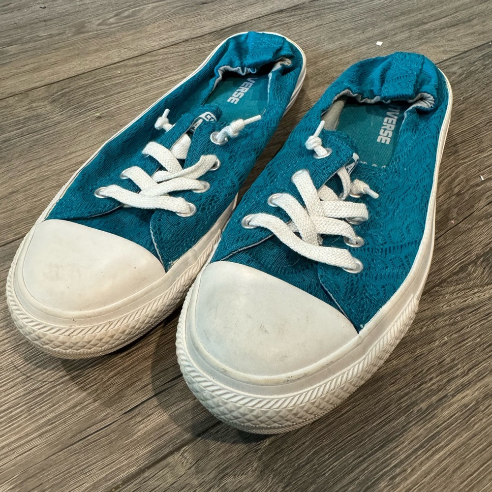 Converse  Turquoise Sneakers women’s size 10